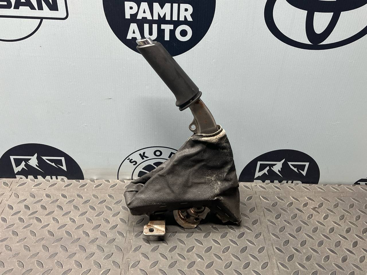 Рычаг стояночного тормоза  Opel Astra/H 2004-2014