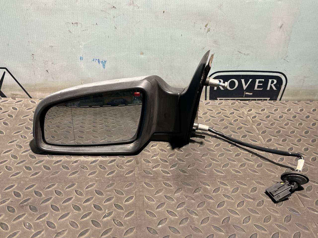 Зеркало левое Opel Zafira/B 2005-2014