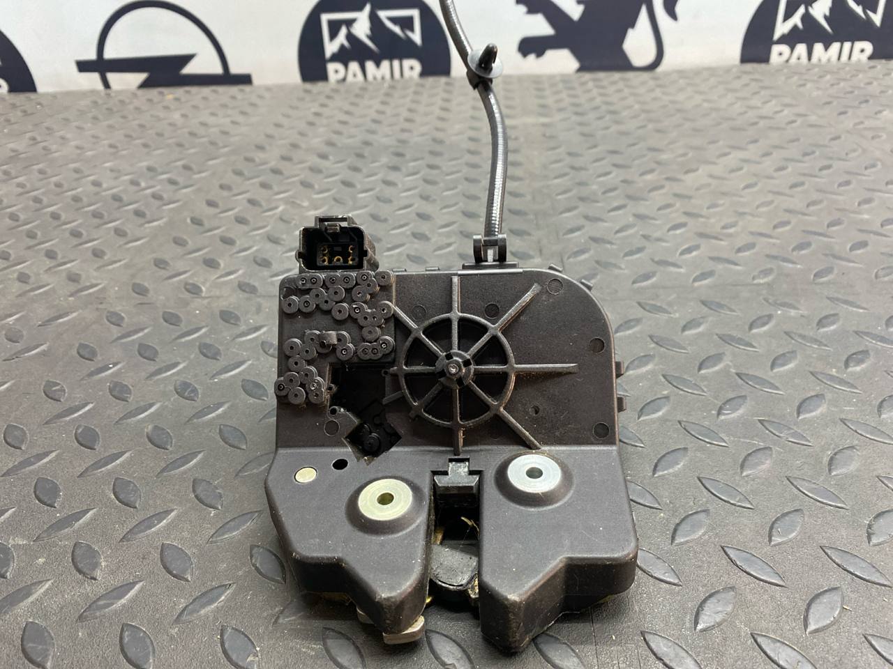 Замок двери багажника Ford Mondeo/3 2000-2007