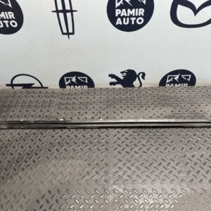 Уплотнитель двери передний левый Mercedes C/W202 1993-2001