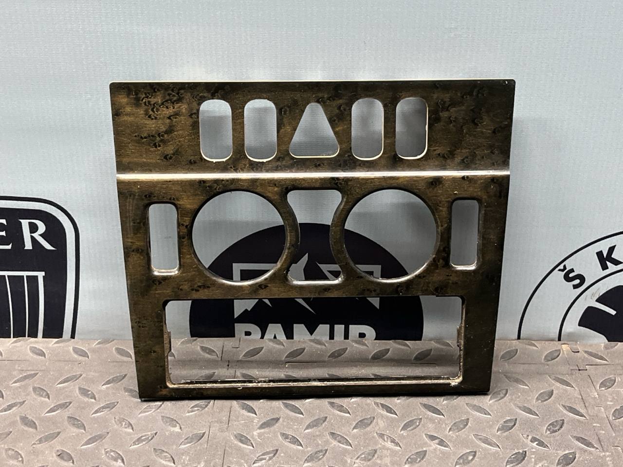 Накладка на торпедо Mercedes E/W210 1995-2003