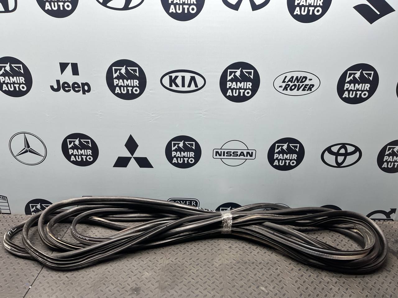 Уплотнитель Ford Mondeo/3 2000-2007