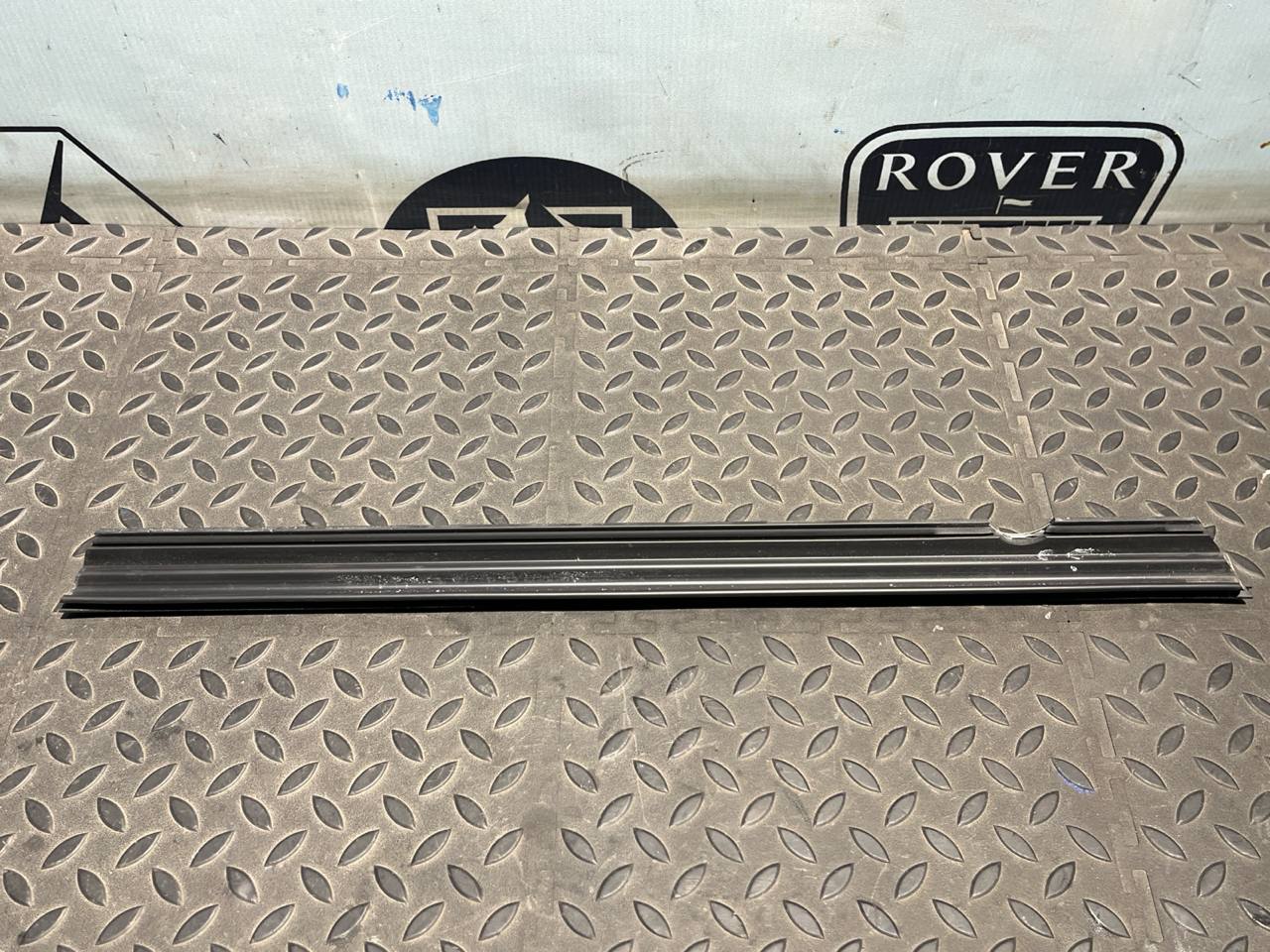 Уплотнитель двери задний правый Mercedes C/W204 2006-2015