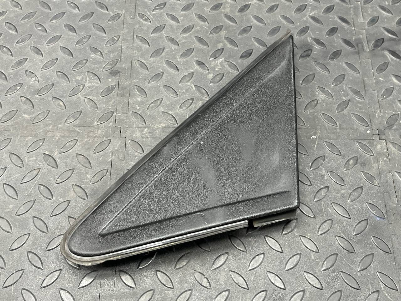 Накладка зеркала левая Ford Focus/2 2004-2011