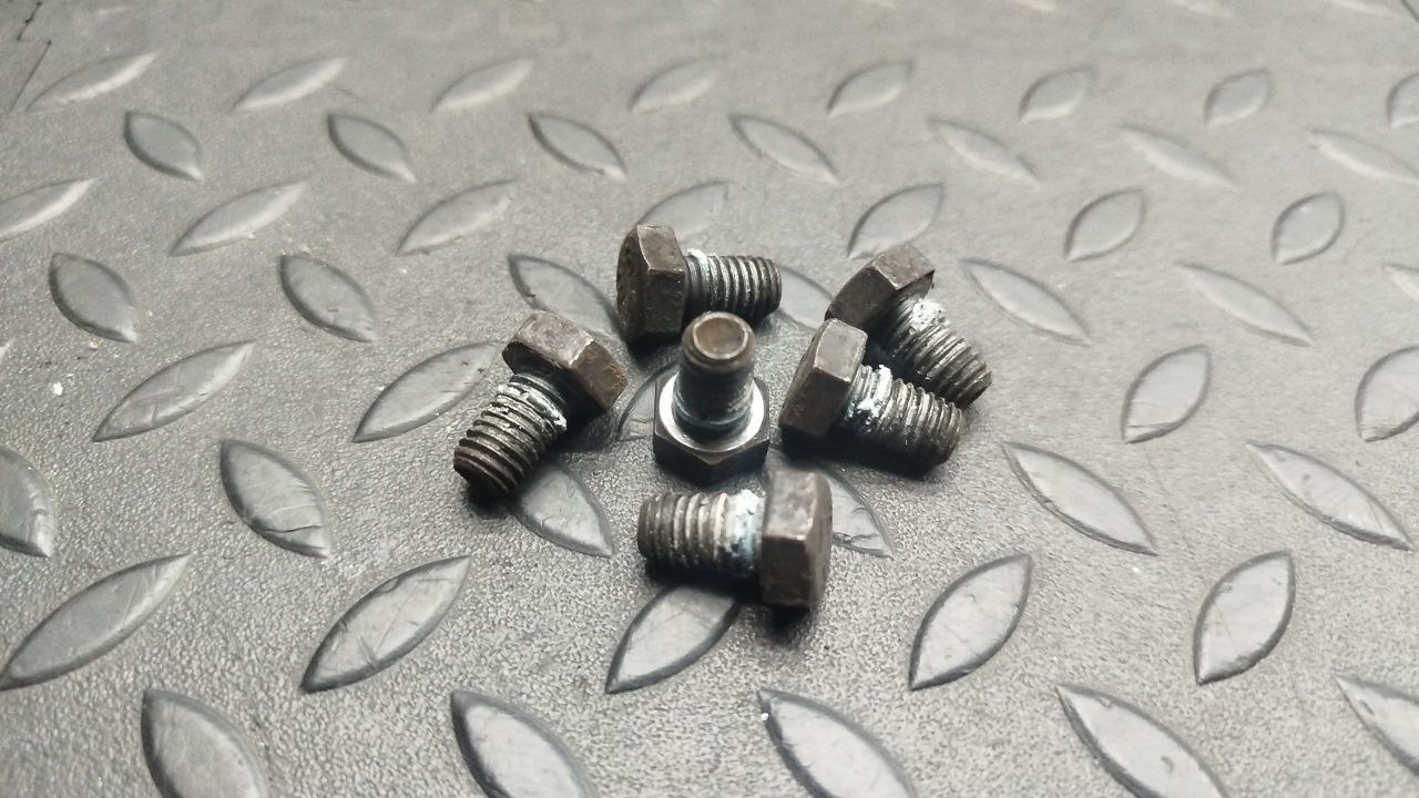 Болт маховика Chrysler PT Cruiser 2000-2010