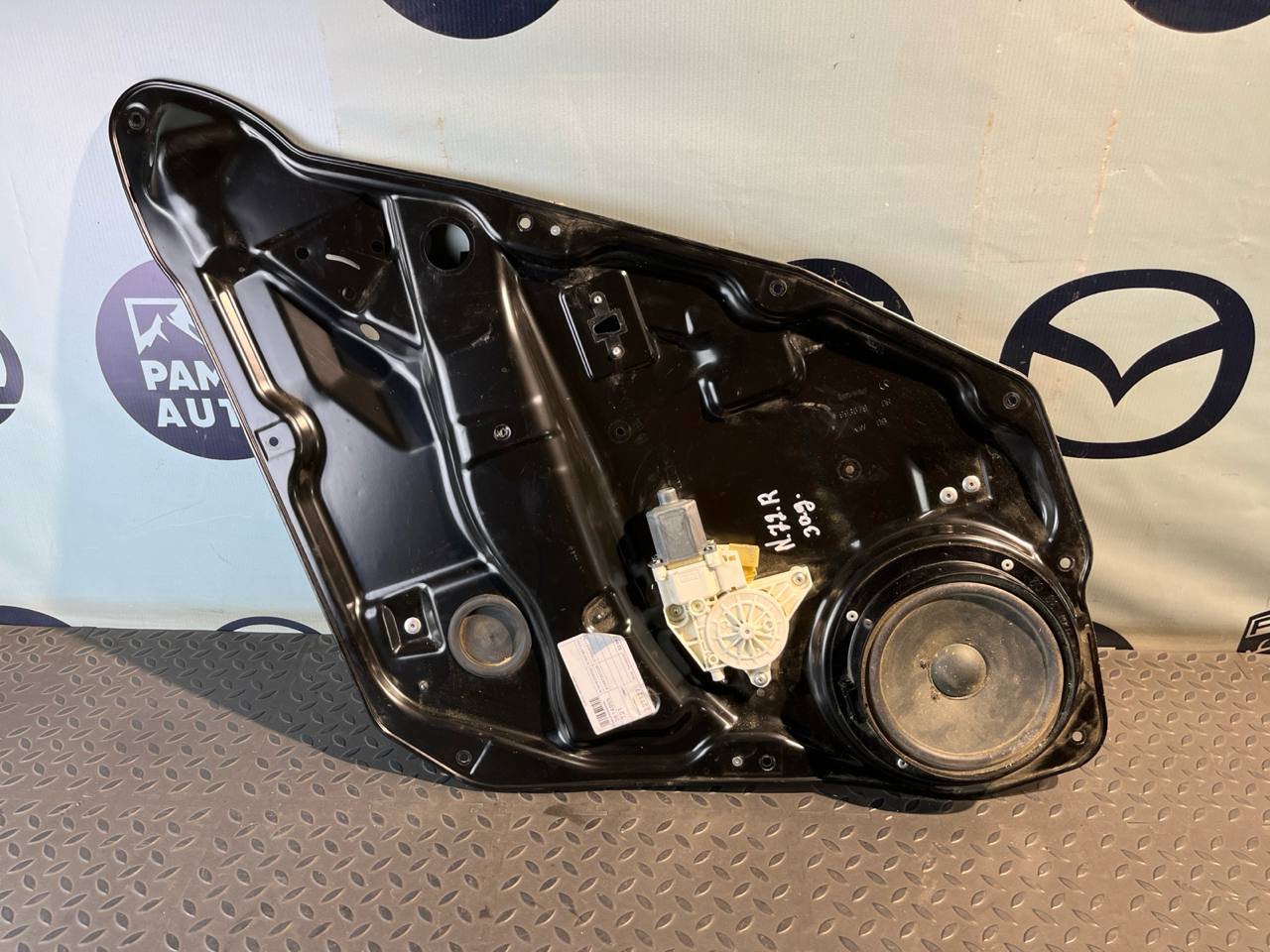 Стеклоподъемник задний правый Mercedes M/W164 2005-2011