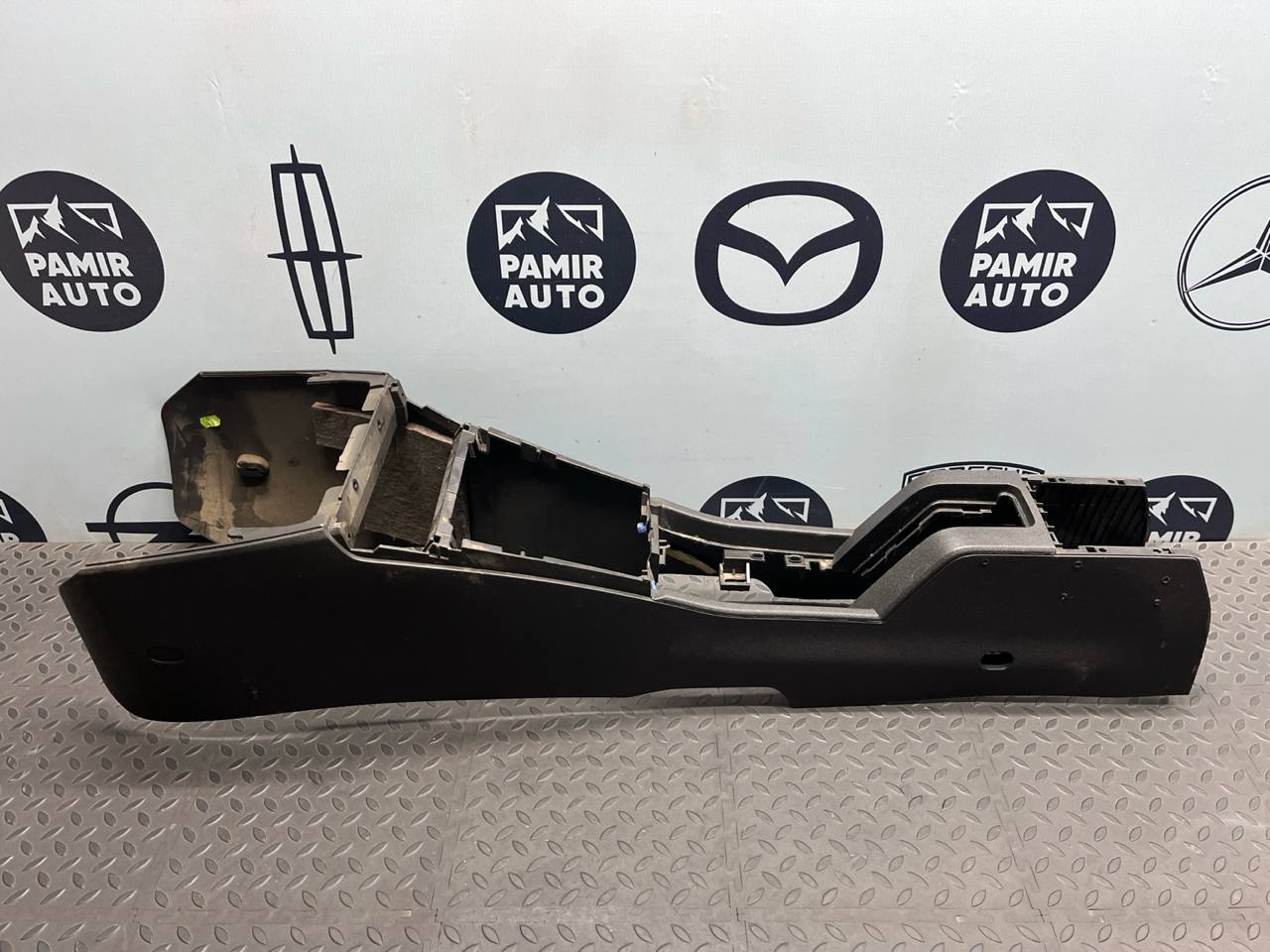 Консоль (Подлокотник) Opel Astra/H 2004-2014