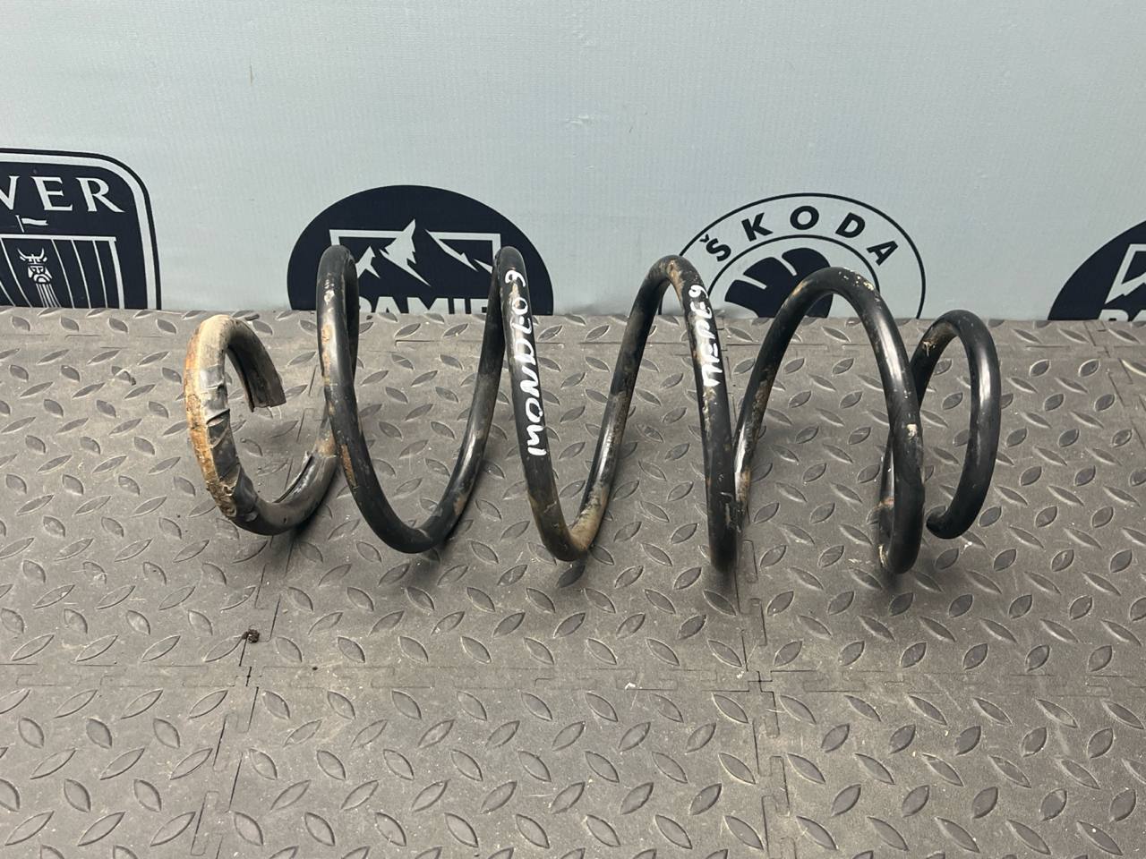 Пружина передняя Ford Mondeo/3 2000-2007