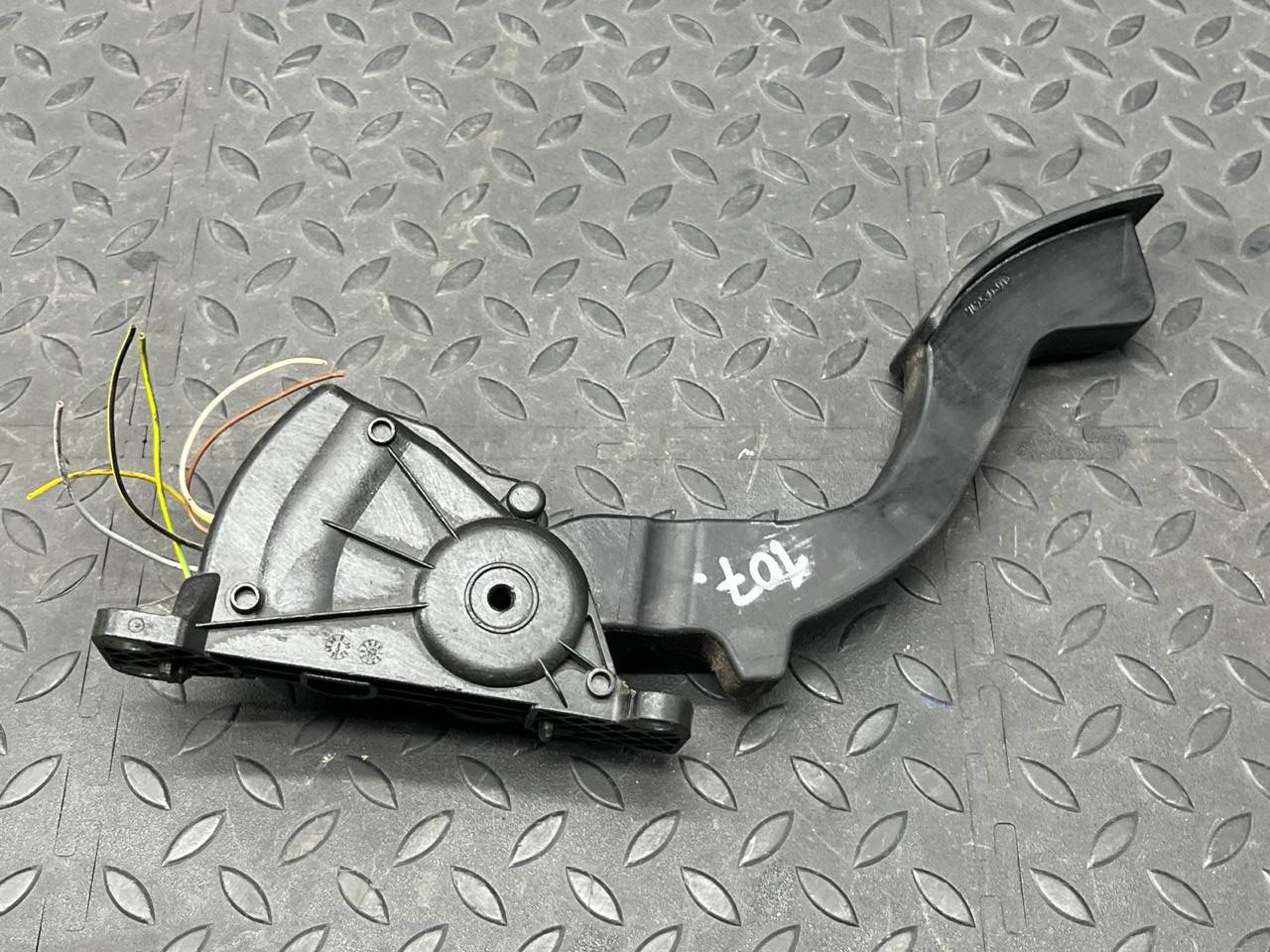 Педаль газа Ford Focus/2 2004-2011