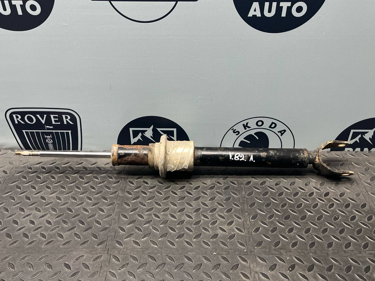 Амортизатор передний Mercedes E/W211 2002-2009