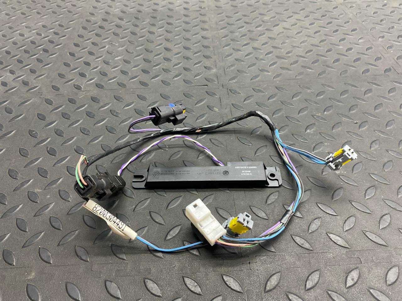 Усилитель антенны Renault Scenic/2 2003-2009