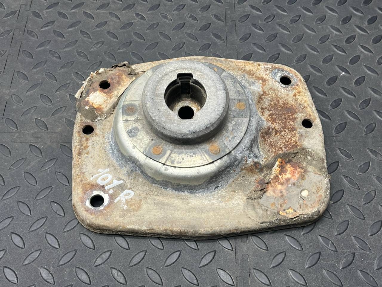 Опора амортизатора передняя правая Peugeot Expert/2 2007-2016