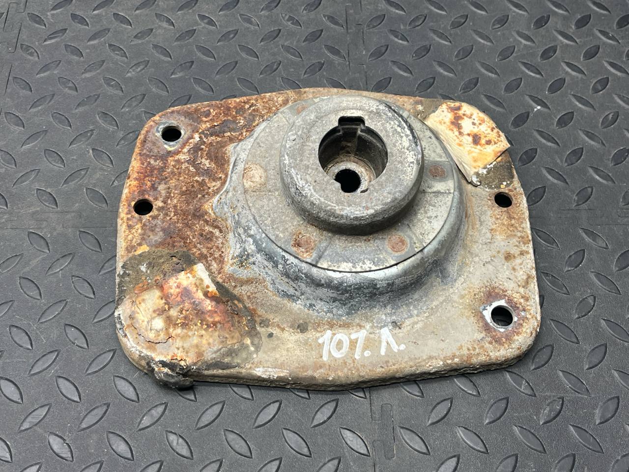 Опора амортизатора передняя левая Peugeot Expert/2 2007-2016