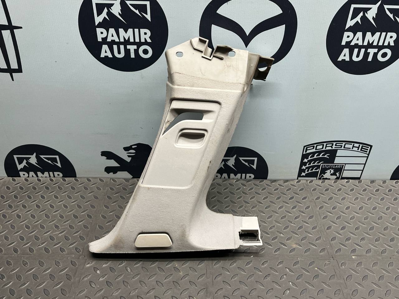 Обшивка стойки задняя левая Opel Astra/H 2004-2014