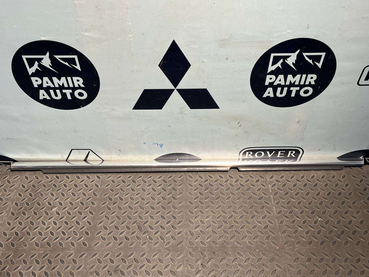 Уплотнитель двери задний правый Mercedes C/W204 2006-2015