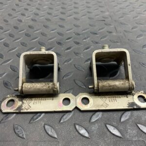 Петля двери багажника Renault Scenic/2 2003-2009