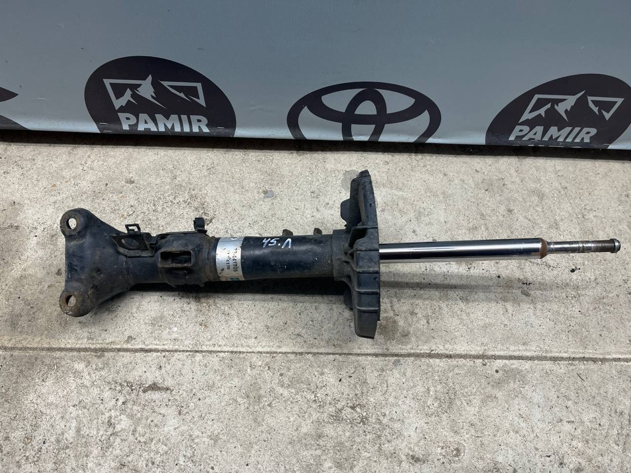 Амортизатор передний левый Mercedes C/W203 2000-2008