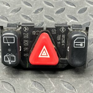 Кнопка аварийной сигнализации Mercedes E/W210 1995-2003