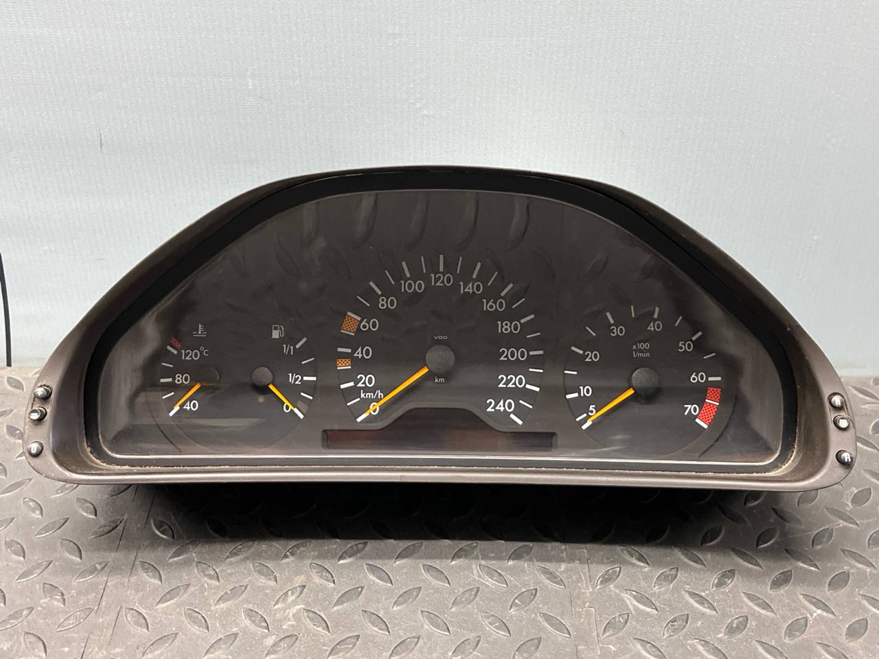 Комбинация приборов (Щиток) Mercedes E/W210 1995-2003