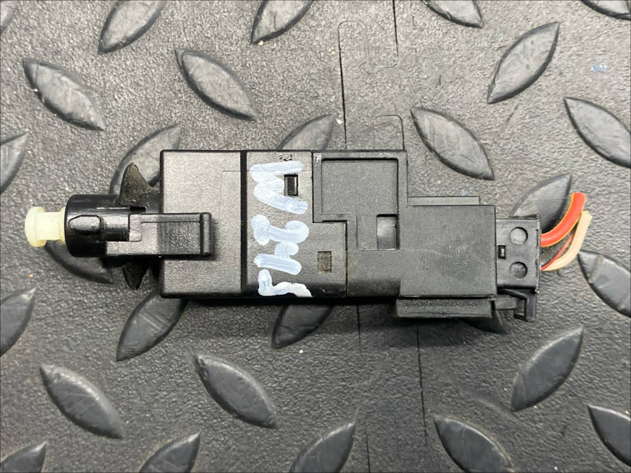 Датчик включения стопсигнала Mercedes B/W245 2005-2011