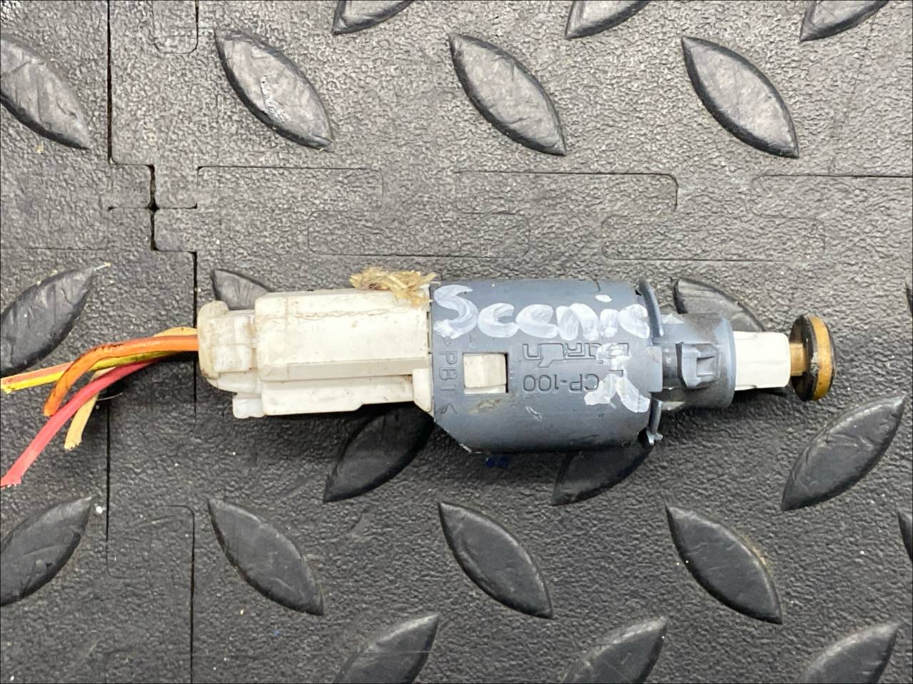 Датчик включения стопсигнала Renault Scenic/2 2003-2009