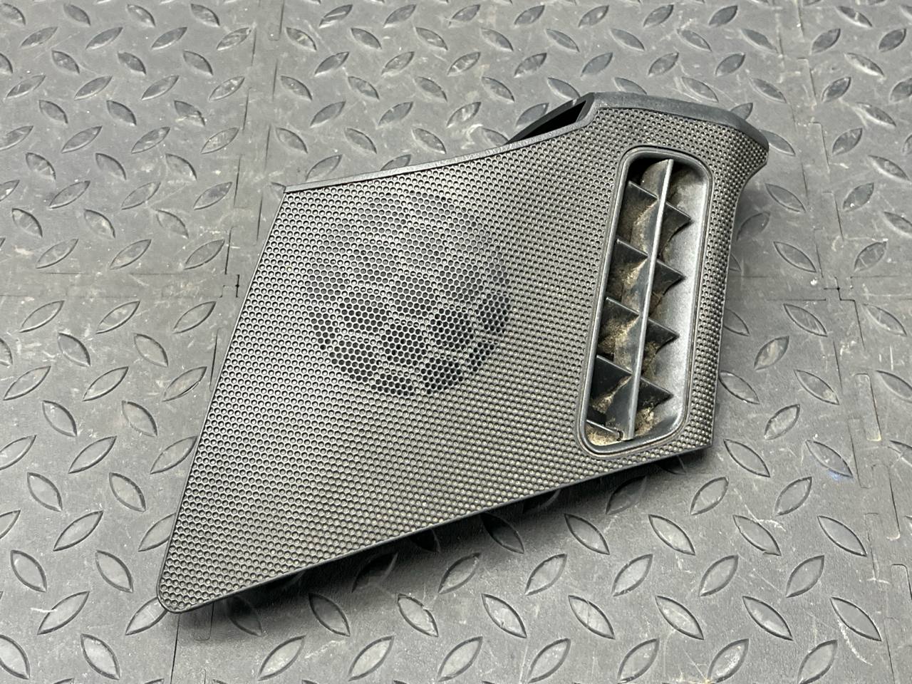 Накладка на торпедо правая Mercedes E/W210 1995-2003