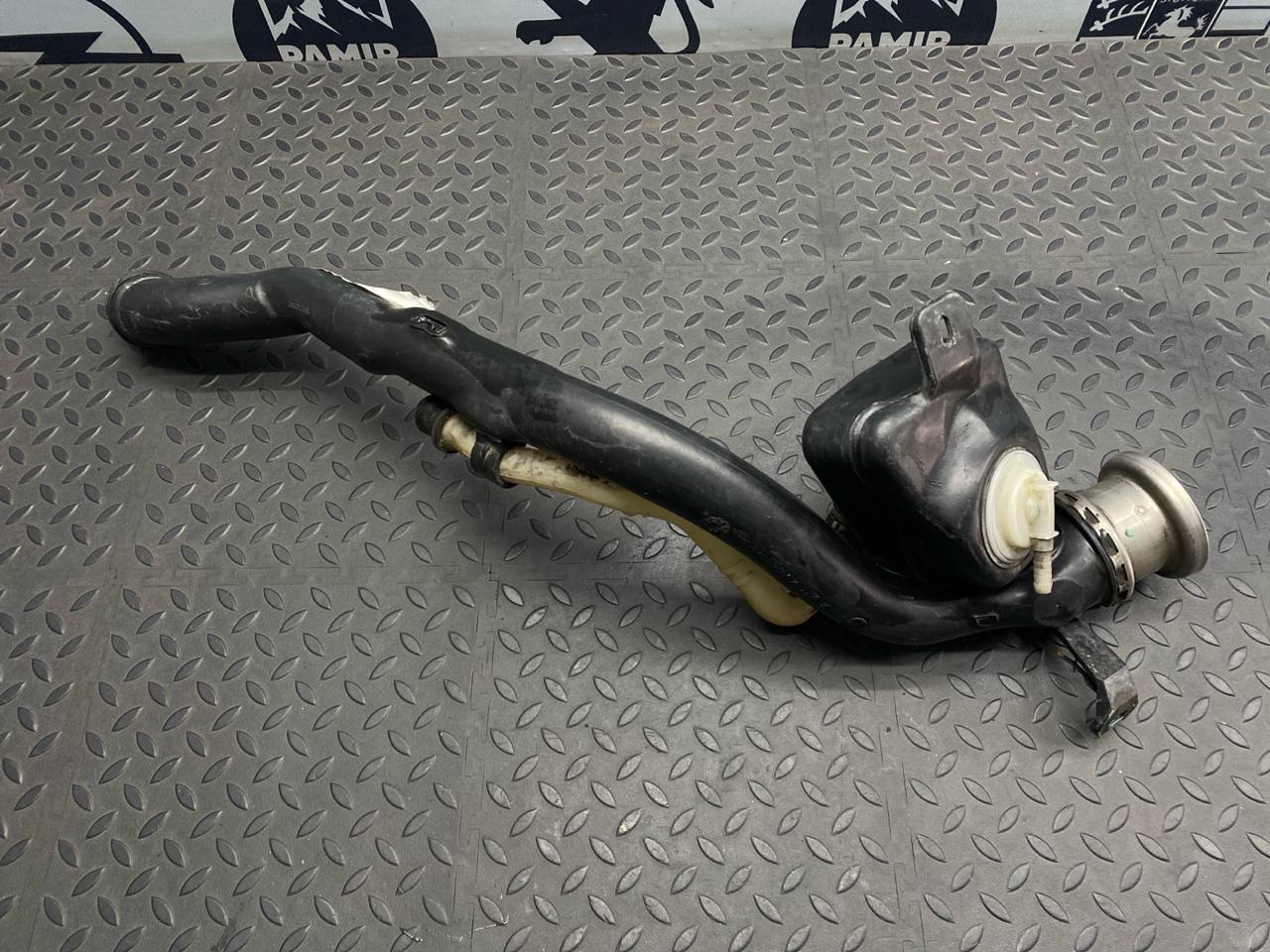 Горловина топливного бака Mercedes E/W211 2002-2009