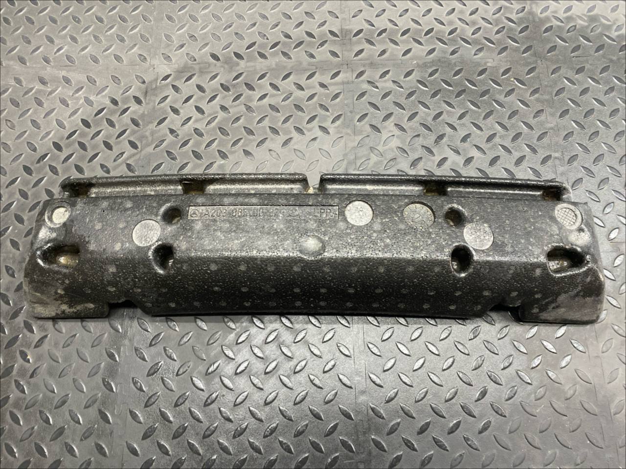 Наполнитель бампера передний Mercedes C/W203 2000-2008