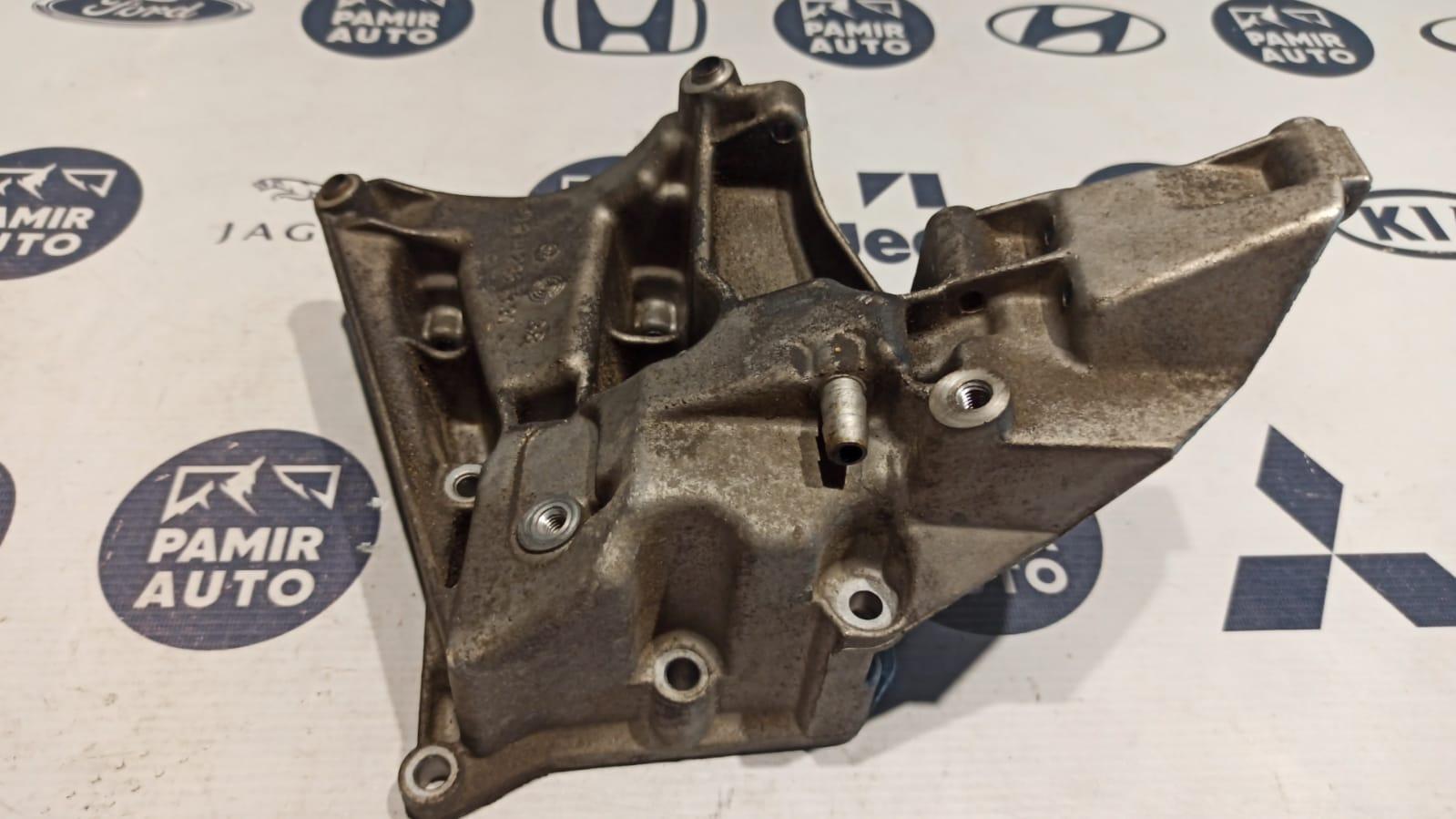 Кронштейн ГУР Mercedes C/W203 2000-2008