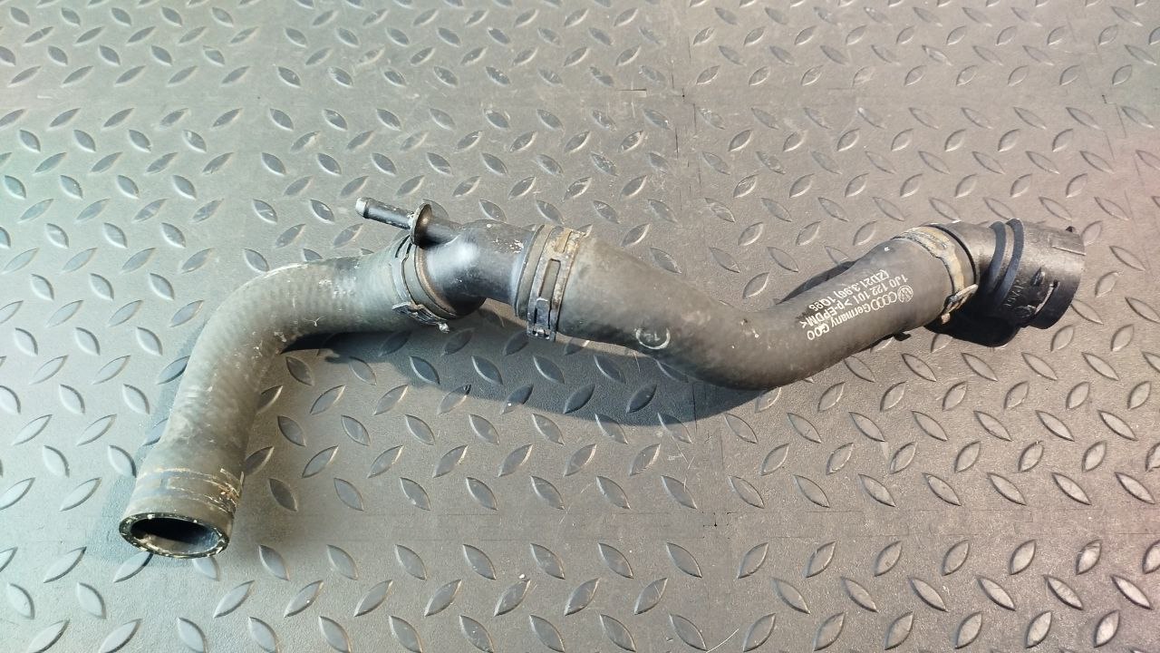 Патрубок ОЖ Volkswagen  Golf/4 1997-2006