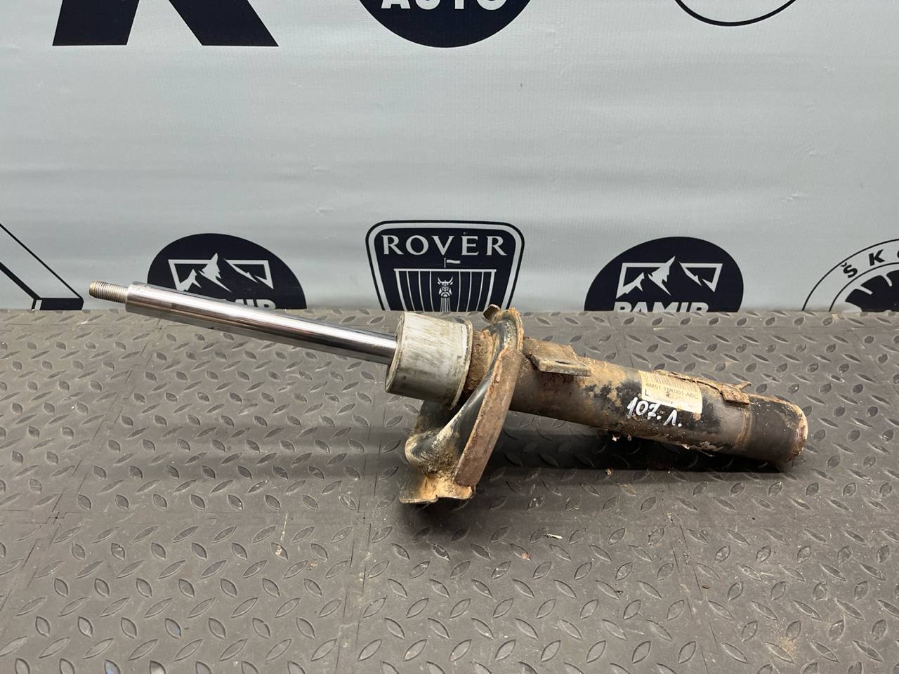 Амортизатор передний левый Ford Focus/2 2004-2011