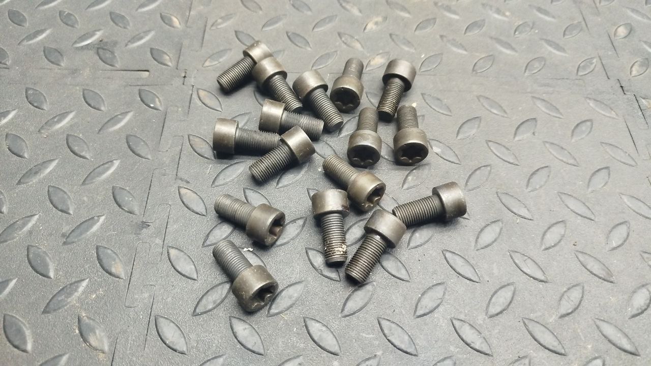 Болт маховика Mercedes E/W210 1995-2003