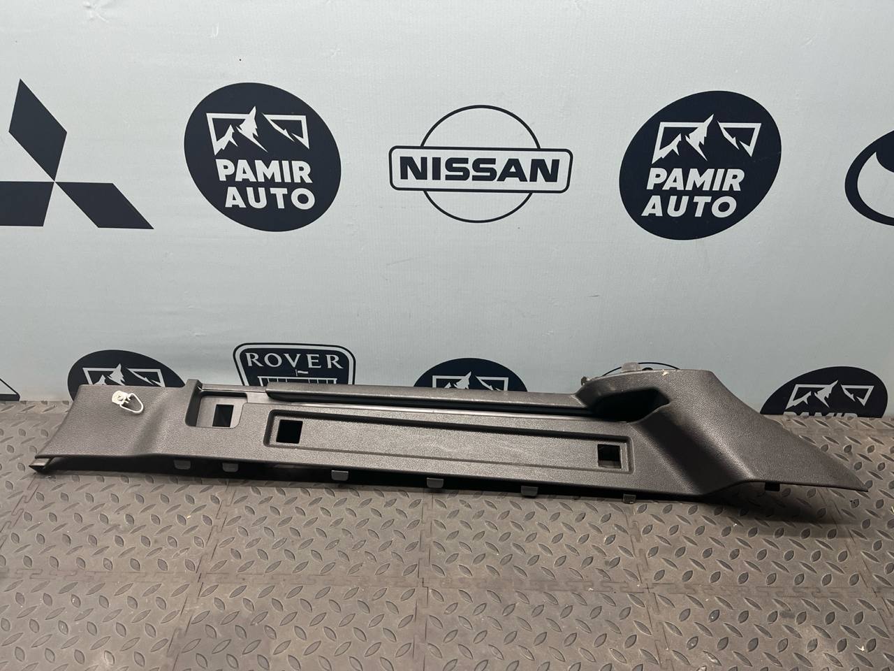 Обшивка багажника правая Opel Astra/H 2004-2014