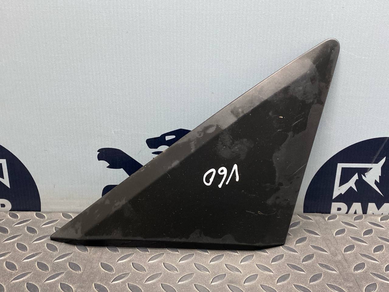 Накладка зеркала правая Mercedes Sprinter/W906 2006-2018