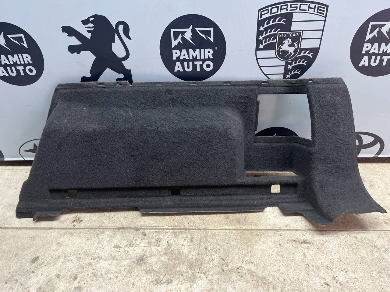 Обшивка багажника правая Opel Astra/H 2004-2014