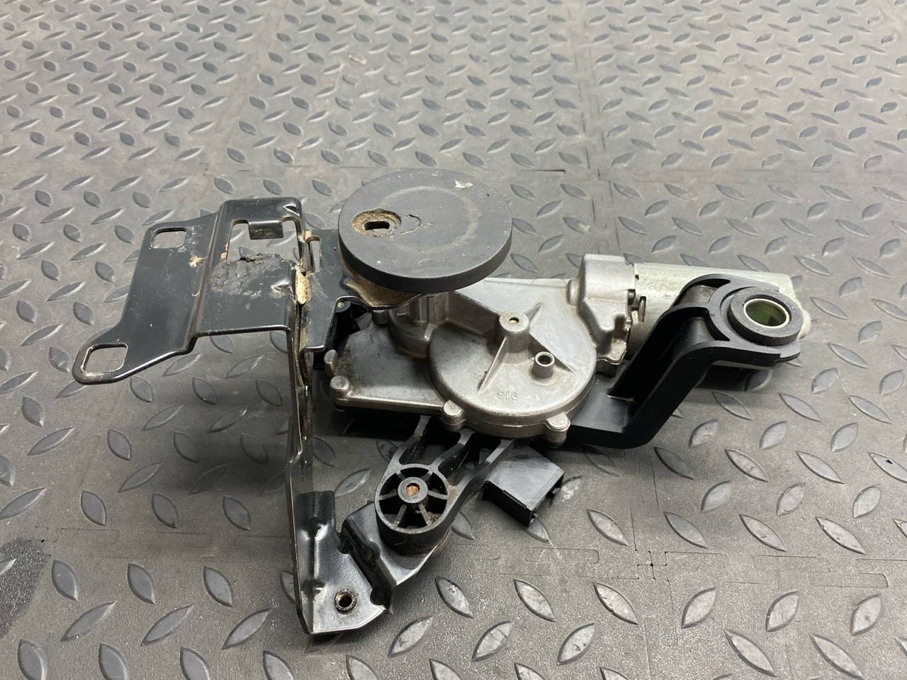 Моторчик стеклоочистителя задний BMW 3/E90 2004-2013