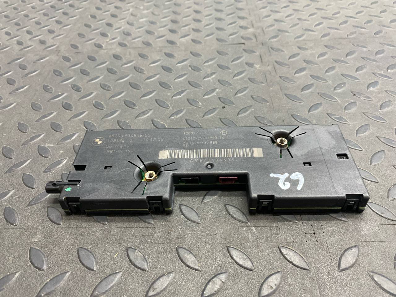 Усилитель антенны BMW 3/E90 2004-2013