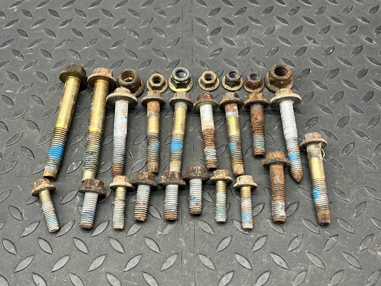 Болт подвески передний Focus/2 2004-2011