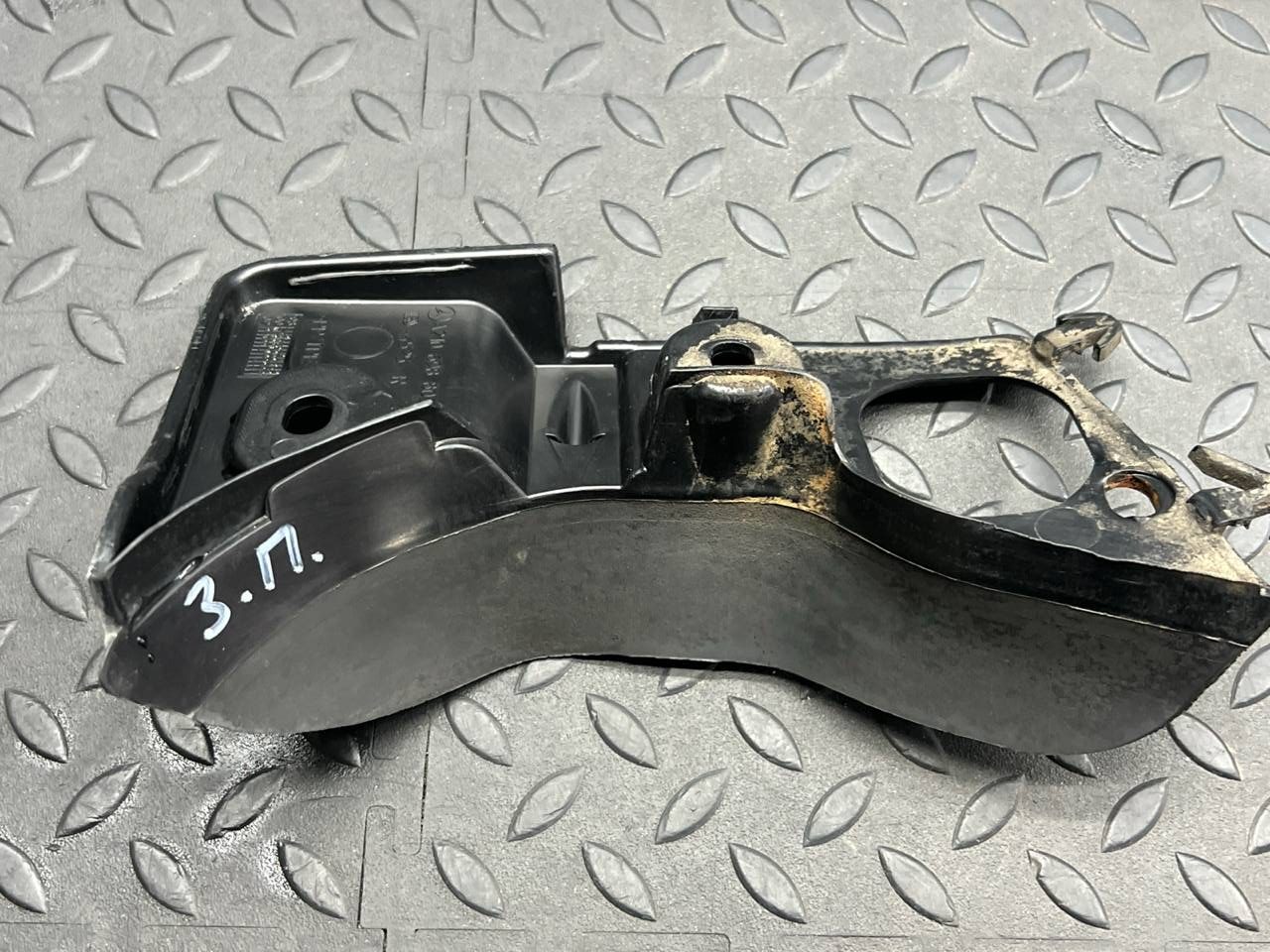 Брызговик задний правый Mercedes E/W210 1995-2003