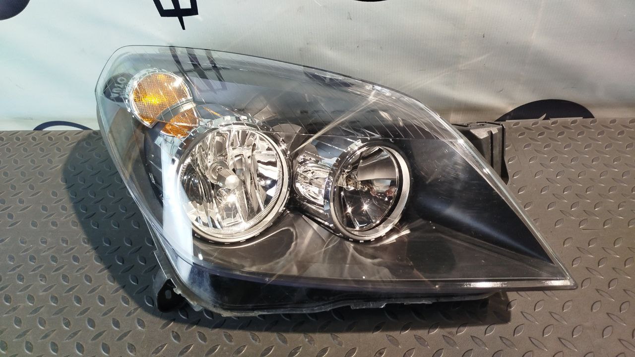 Фара правая Opel Astra/H 2004-2014