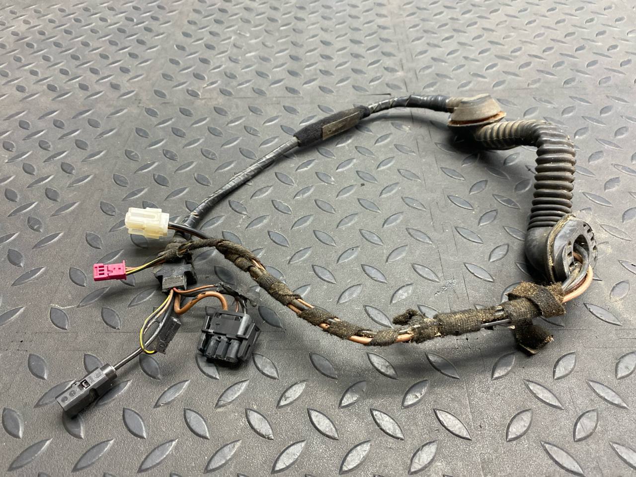 Проводка двери багажника BMW 3/E90 2004-2013