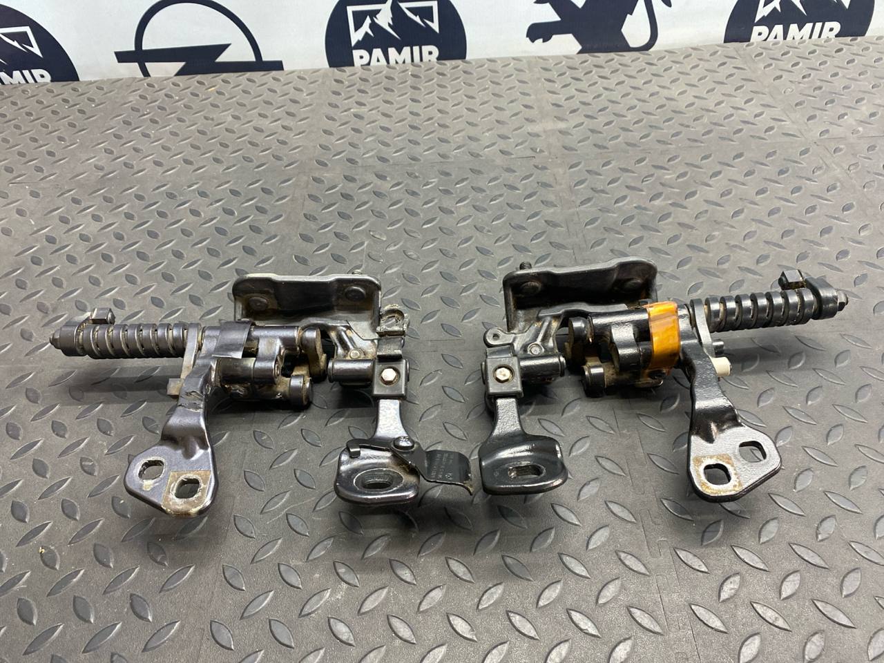 Петля двери багажника BMW 3/E90 2004-2013