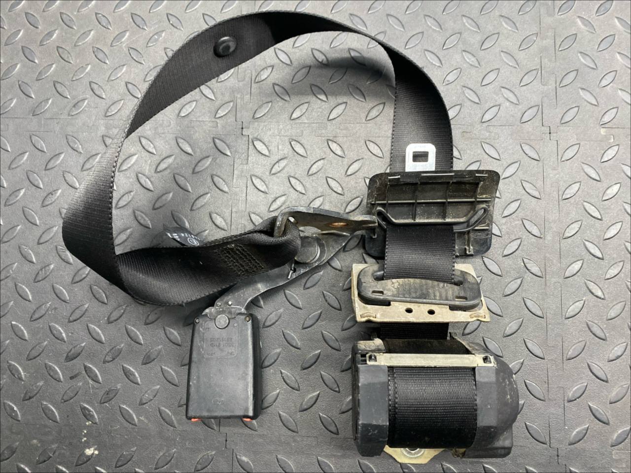 Ремень безопасности задний центральный Ford Mondeo/3 2000-2007