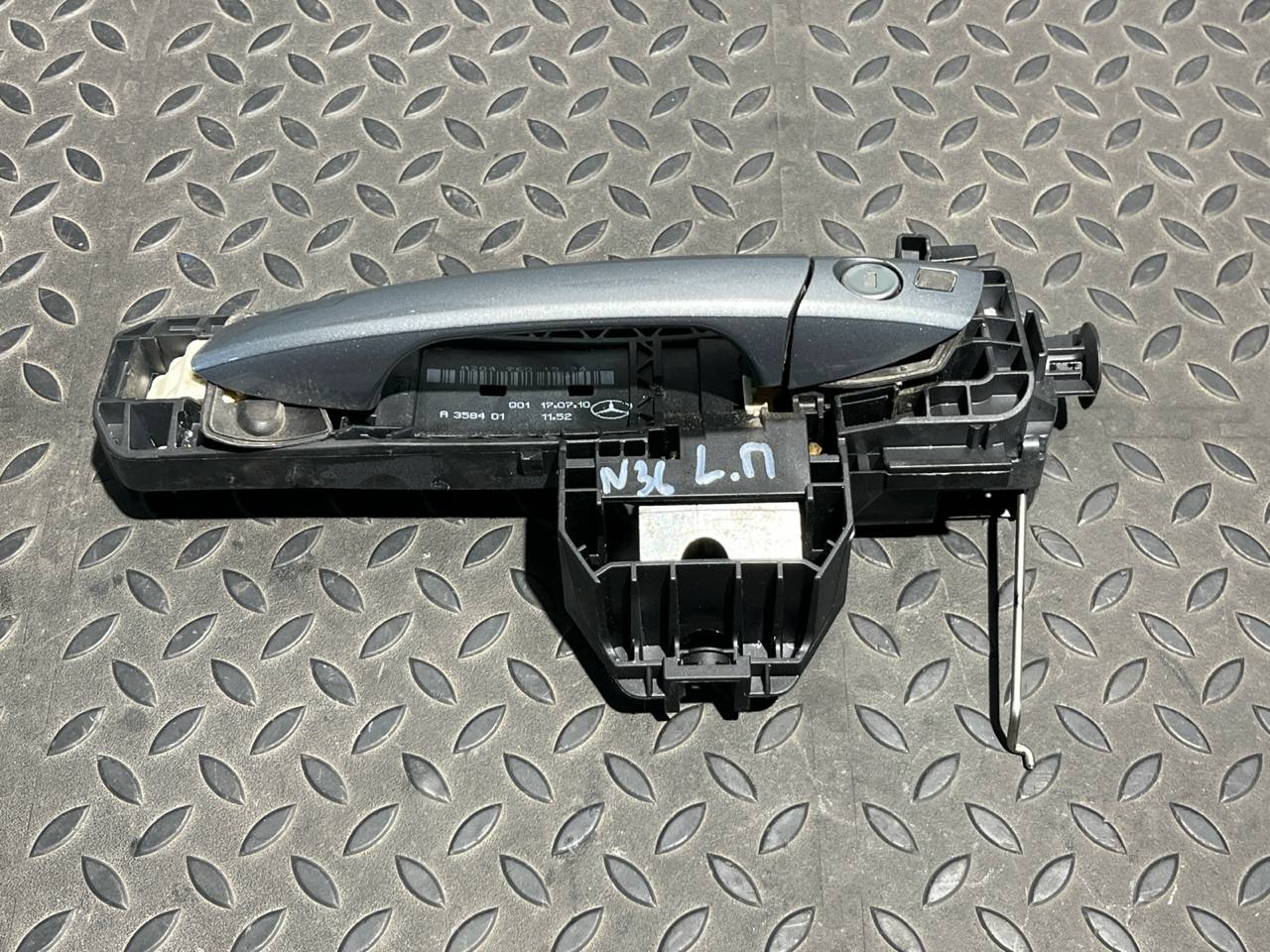 Ручка двери передняя левая Mercedes C/W204 2006-2015