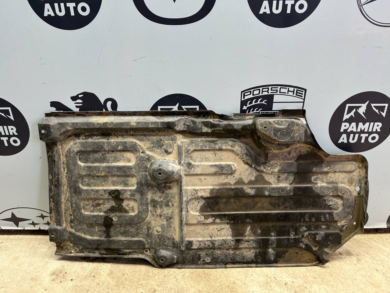 Защита антигравийная задняя правая Mercedes E/W211 2002-2009