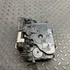 Замок двери задний правый BMW 3/E90 2004-2013