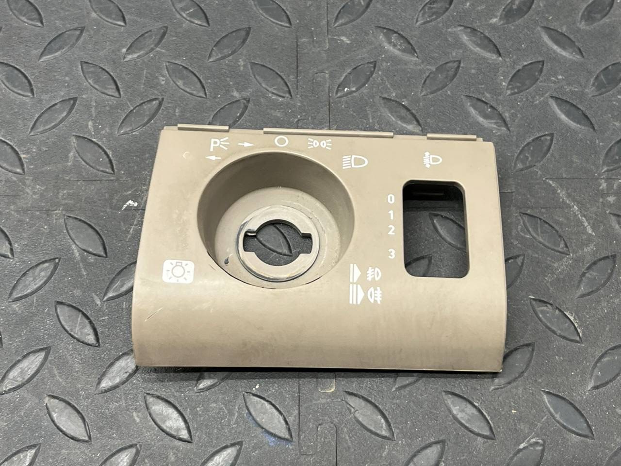 Накладка на торпедо Mercedes C/W202 1993-2001