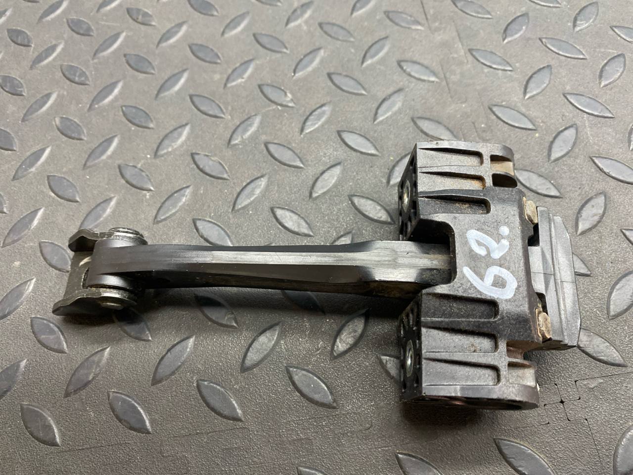 Ограничитель двери задний правый BMW 3/E90 2004-2013