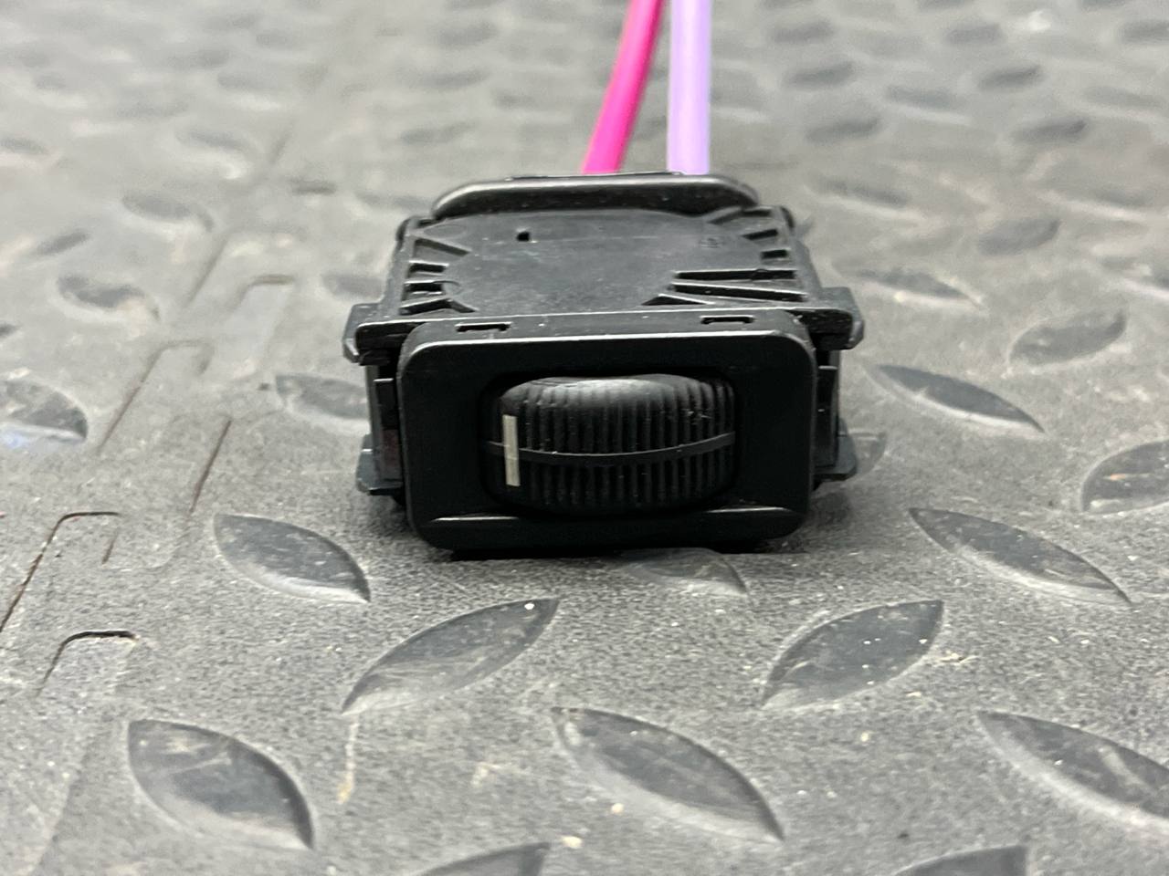 Кнопка корректора фар Mercedes C/W202 1993-2001