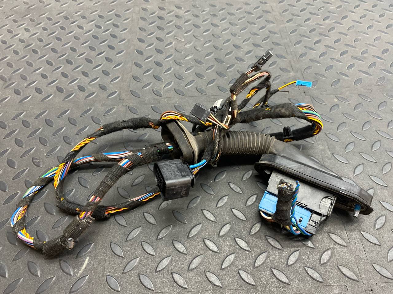 Проводка двери задняя правая BMW 3/E90 2004-2013